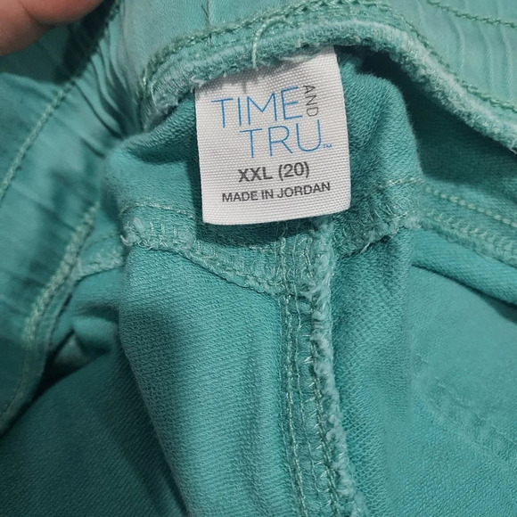 Time and Tru Mint Green Pull On Knit Cuffed Shorts in SIze XXL (20) - Picture 9 of 11